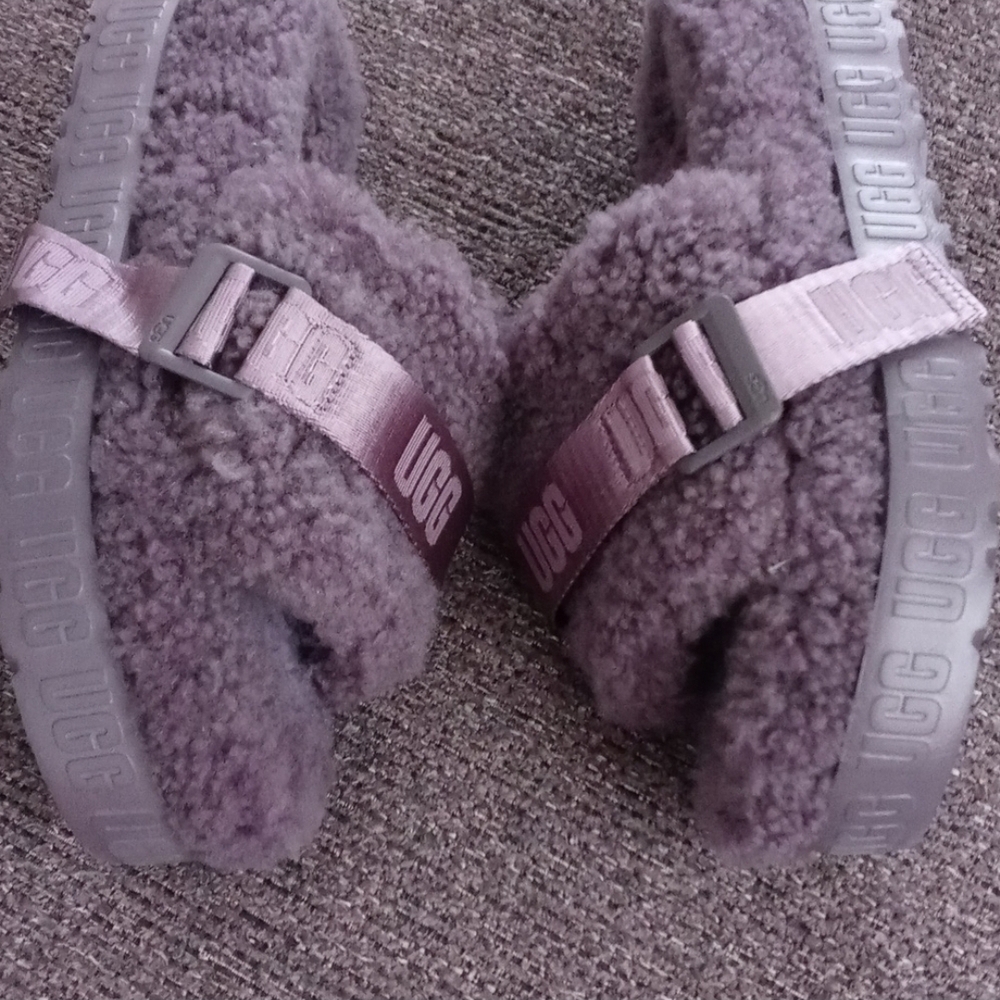 ๐ฉถUGG๐ฉถ - Fluffita Gray Flatform Slipper - Picture 7 of 12